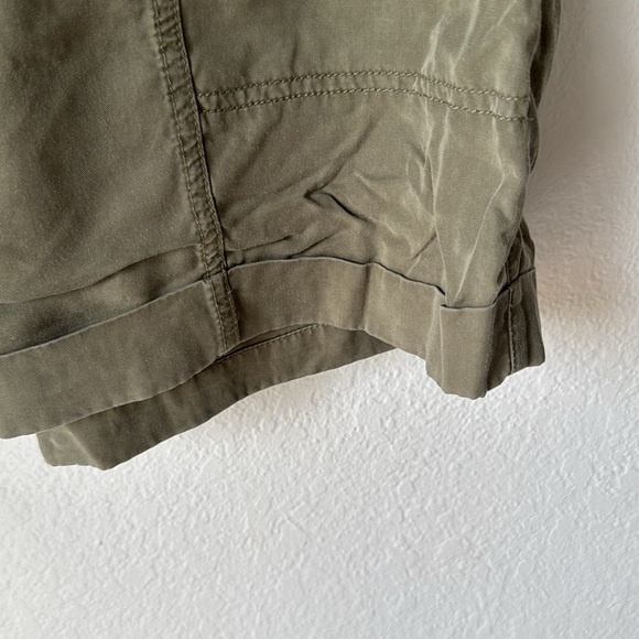 Universal‎ Thread Olive Shorts - Picture 3 of 5